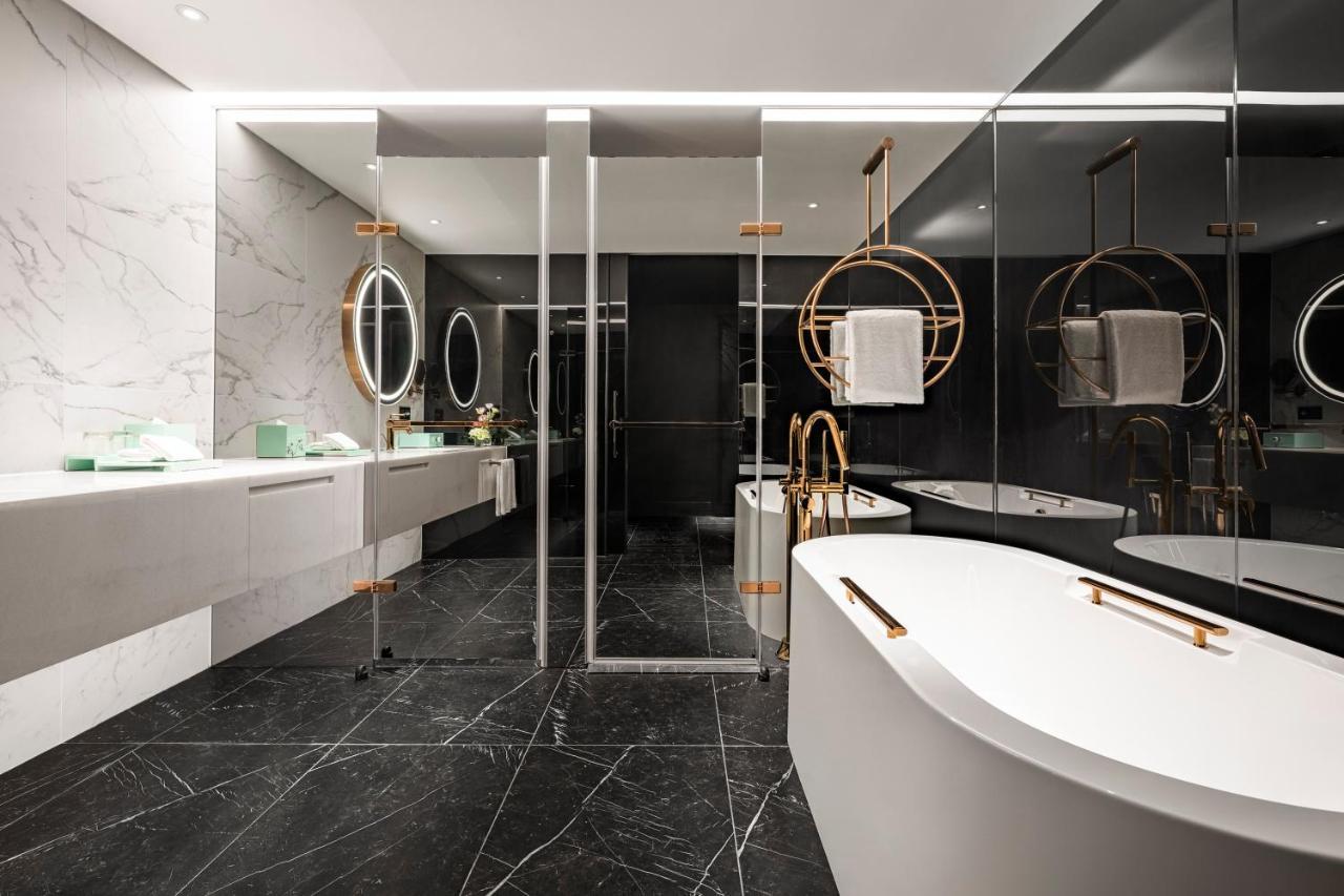 Le Meridien Тайчжун Екстер'єр фото Bathroom interior design