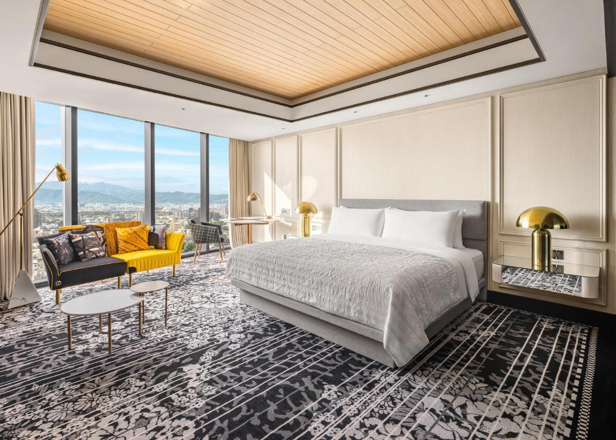 Le Meridien Тайчжун Екстер'єр фото A bedroom at the hotel
