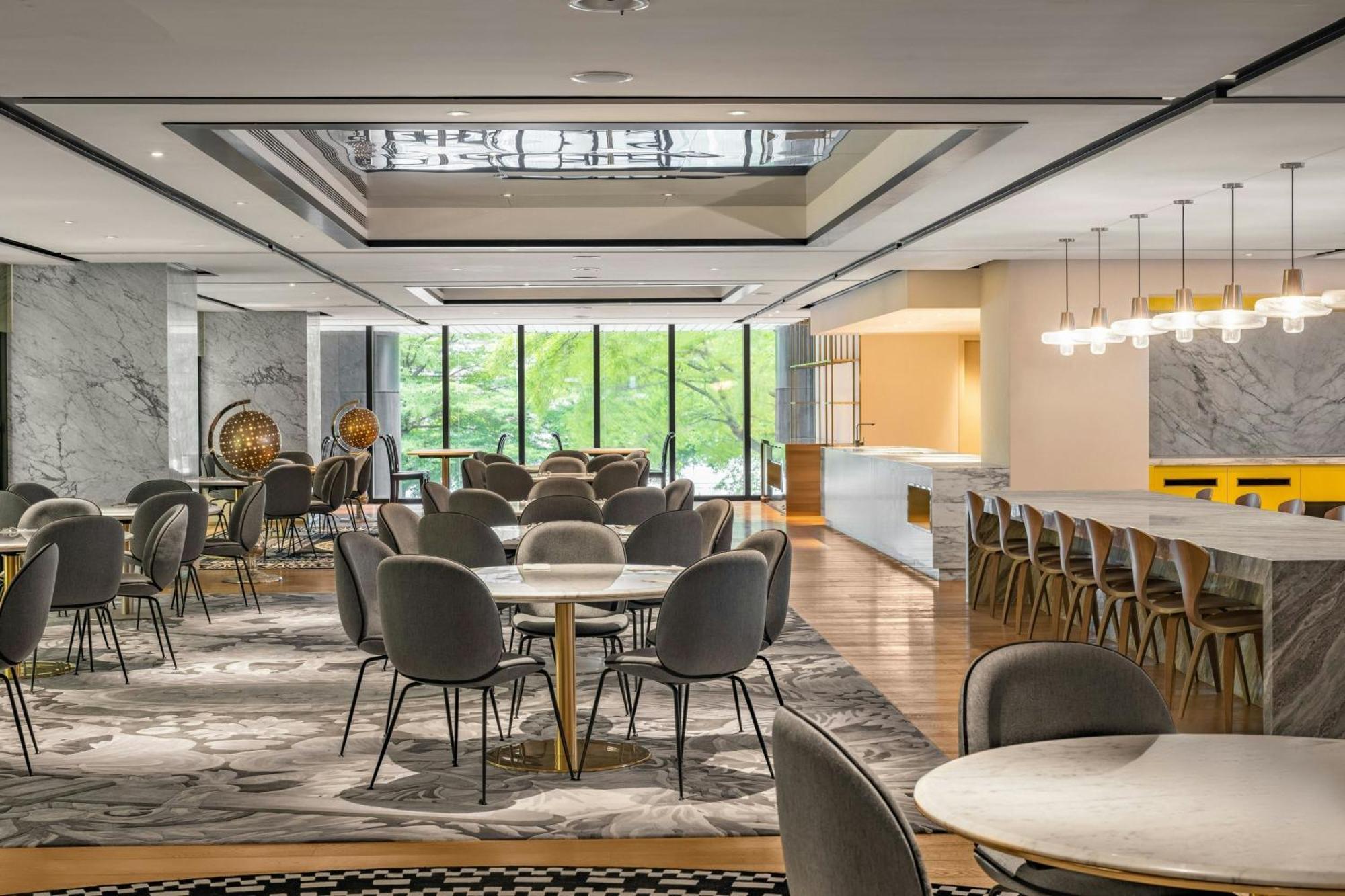 Le Meridien Тайчжун Екстер'єр фото The Club at Hong Kong International Airport