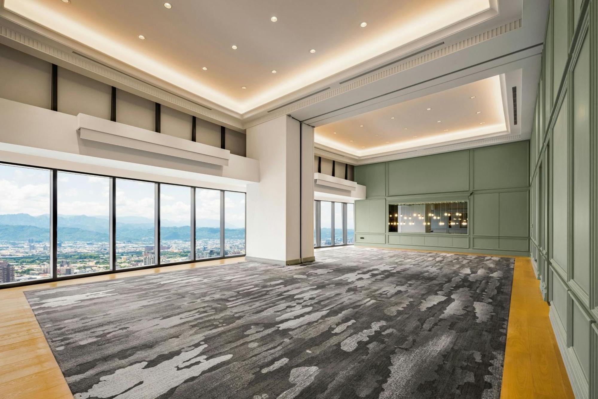 Le Meridien Тайчжун Екстер'єр фото The 30th floor of the hotel