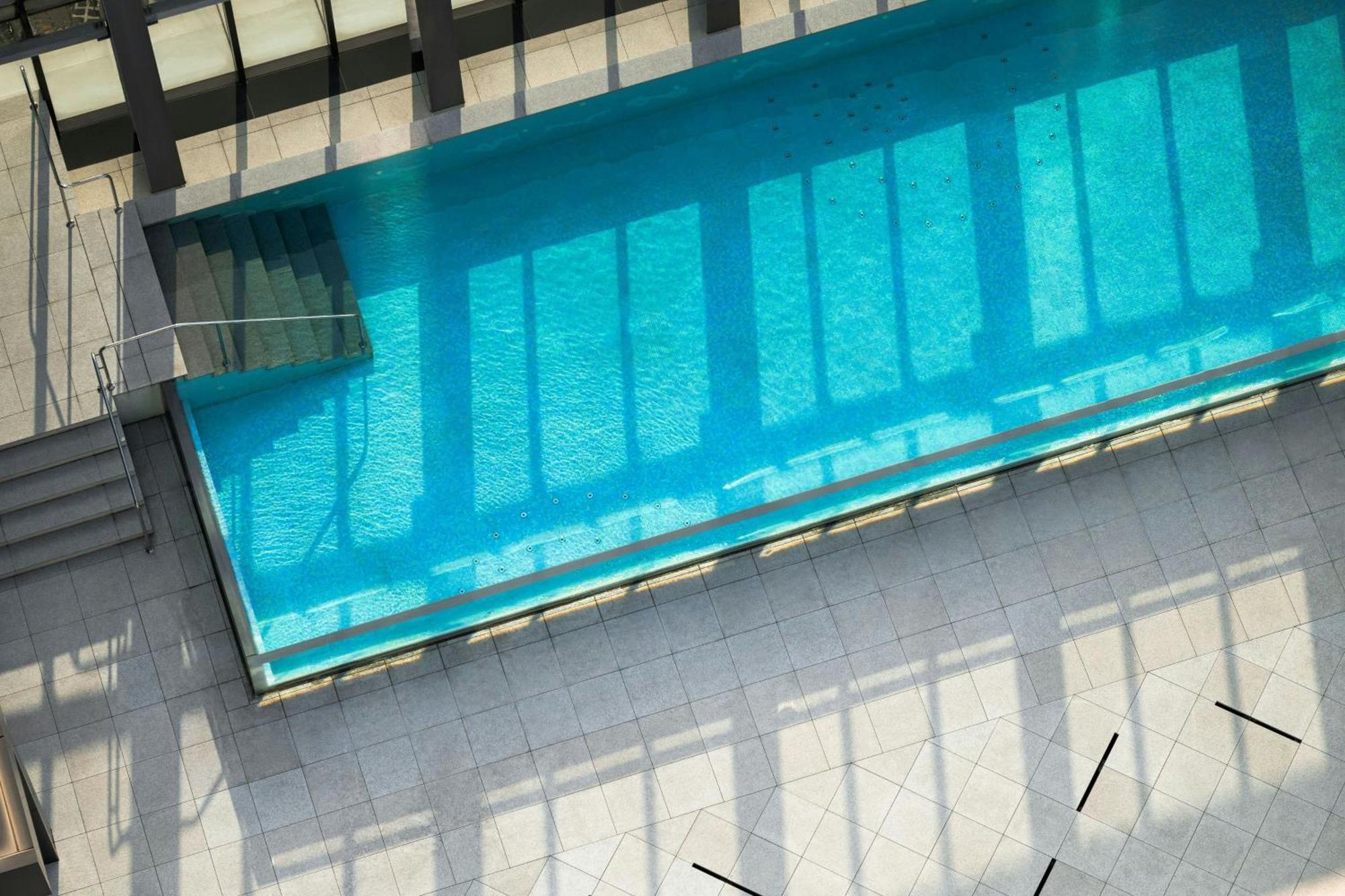 Le Meridien Тайчжун Екстер'єр фото The pool at the top of the hotel