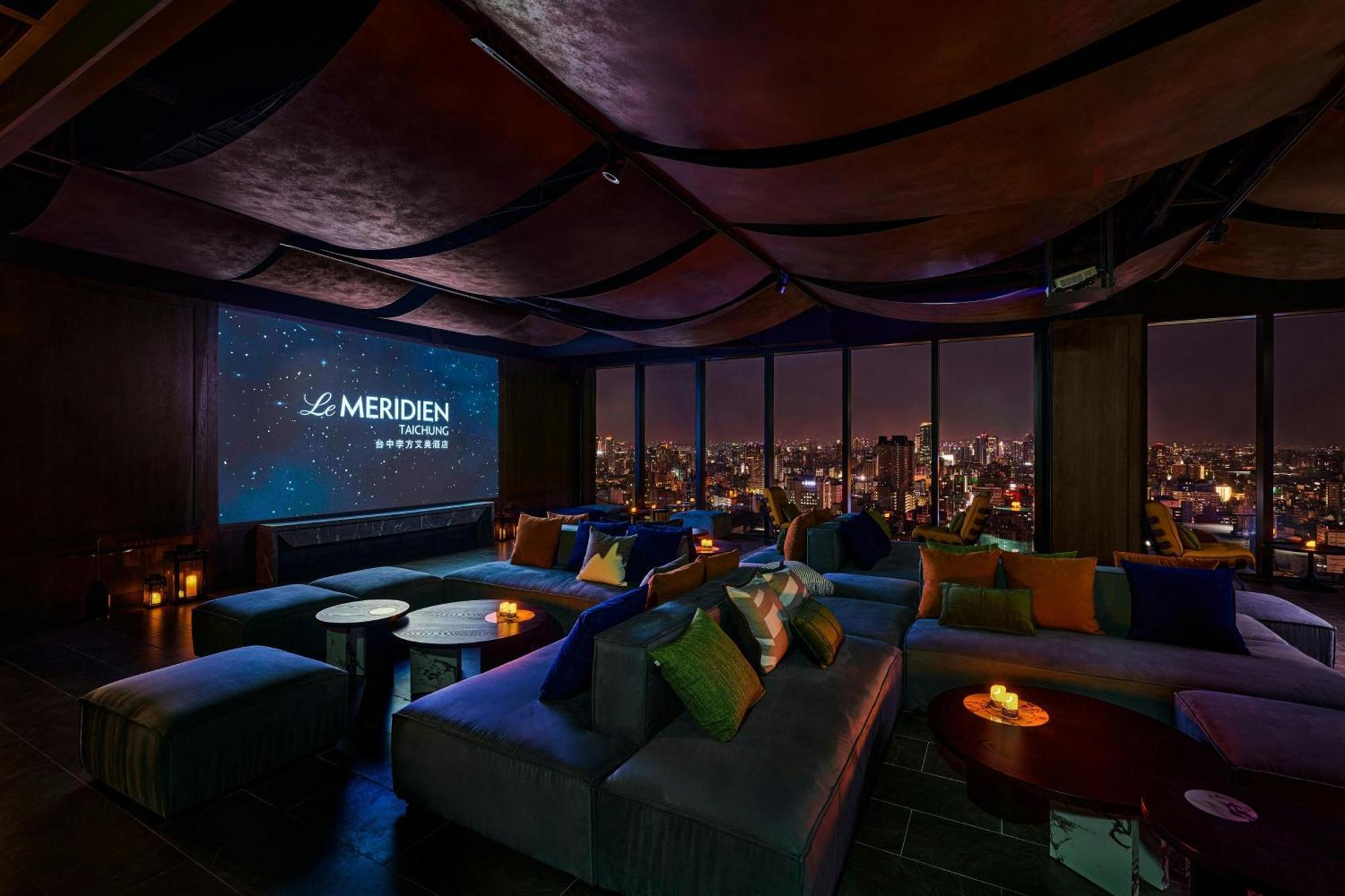 Le Meridien Тайчжун Екстер'єр фото The 63rd floor lounge